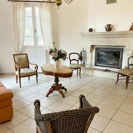 Spacious Provencal Near Luberon *