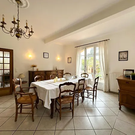 Spacious Provencal Near Luberon Ferienhaus Oraison