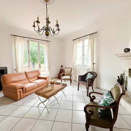 Ferienhaus Spacious Provencal Near Luberon *