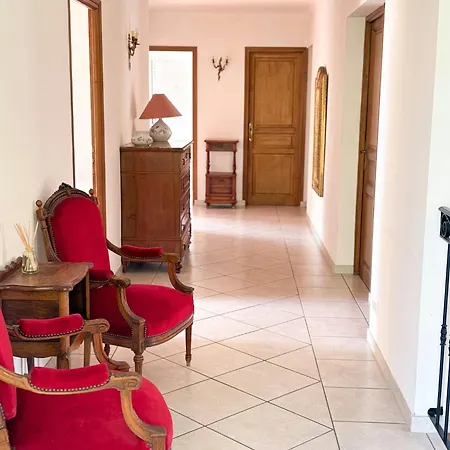 Ferienhaus Spacious Provencal Near Luberon Oraison