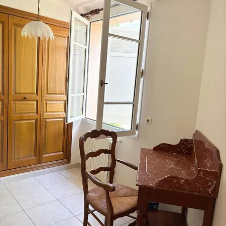 Spacious Provencal Near Luberon Ferienhaus