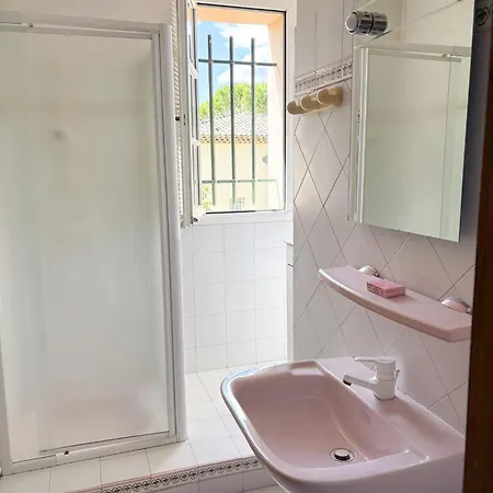 Spacious Provencal Near Luberon Ferienhaus