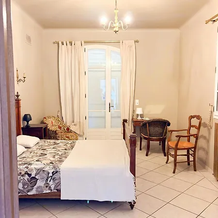 Casa de Férias Spacious Provencal Near Luberon *