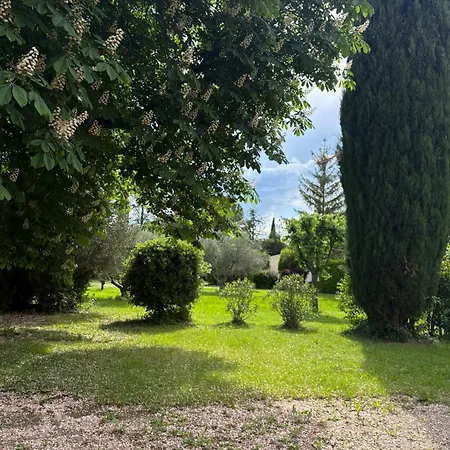 Spacious Provencal Near Luberon Casa de Férias