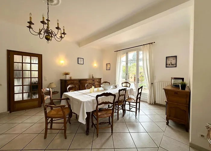 Spacious Provencal Near Luberon 度假居 奥赖松